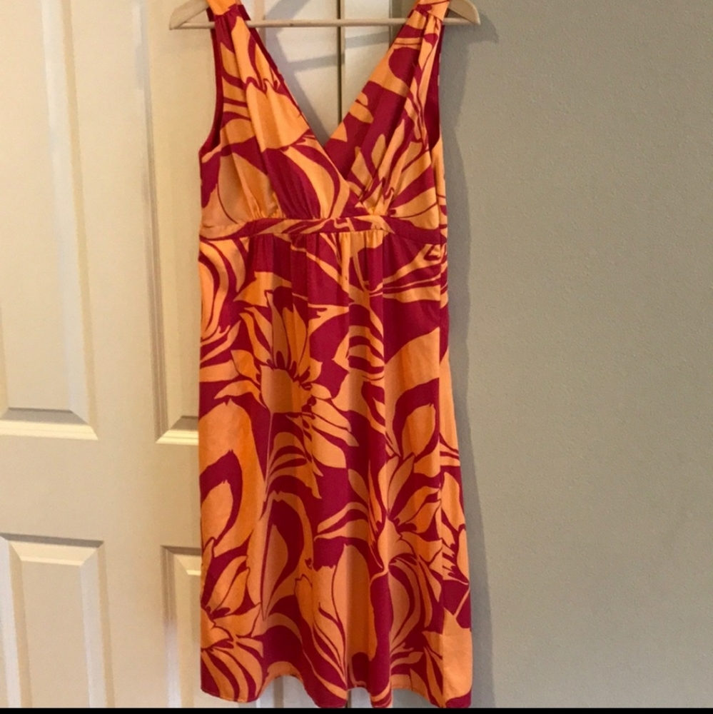 H&M midi length v-neck sleeveless dress